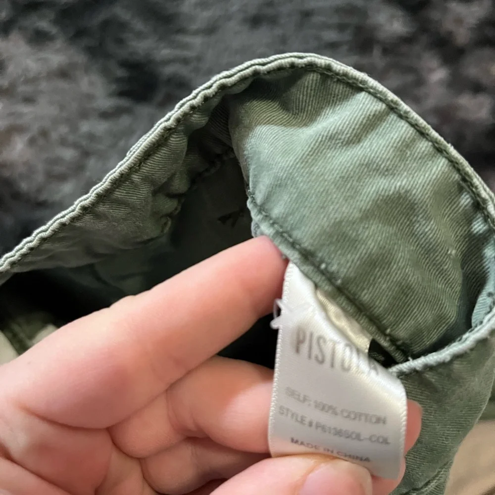 pistola cropped utility